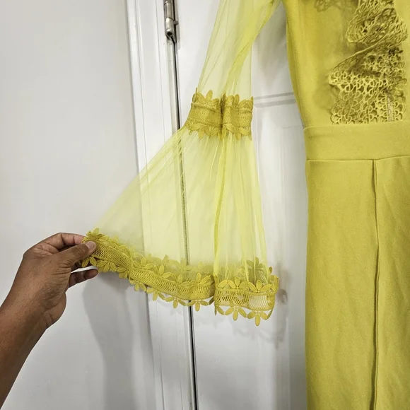 Valentine Crochet Ruffle and Bell Sleeve Jumpsuit Size Large Elegant Romantic - Picture 4 of 14